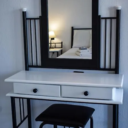 Aparthotel Aura *